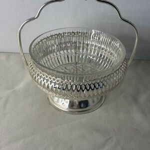 Vintage EPNS Silverplate Basket Bowl New England Glass Insert‎ Handle Candy Dish
